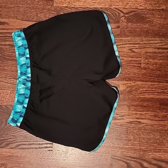 Active shorts - Picture 2 of 3